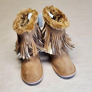 Crazy 8 Moccasin Fringe Boots Size 3 Brown